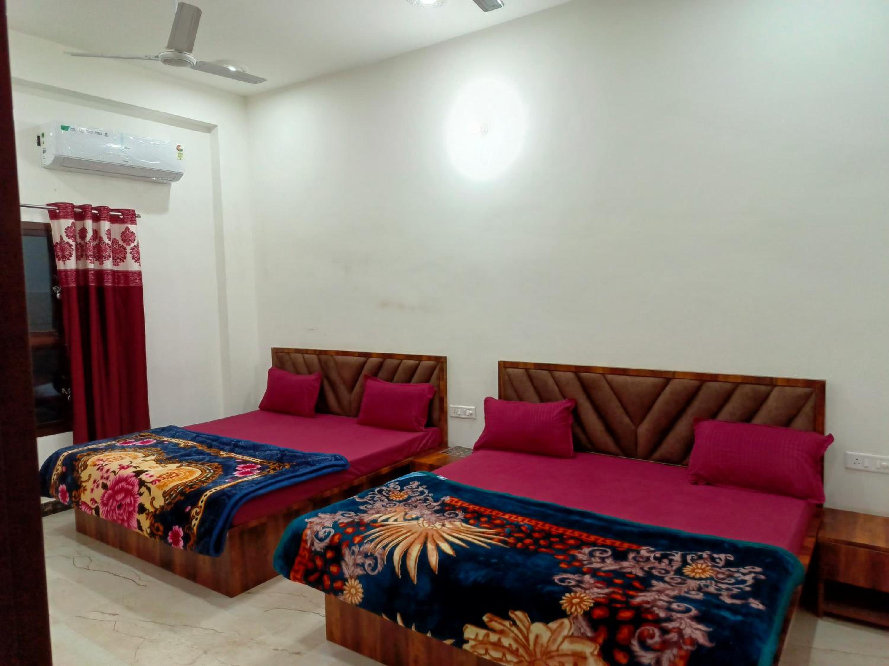 Shri Girraj Residency