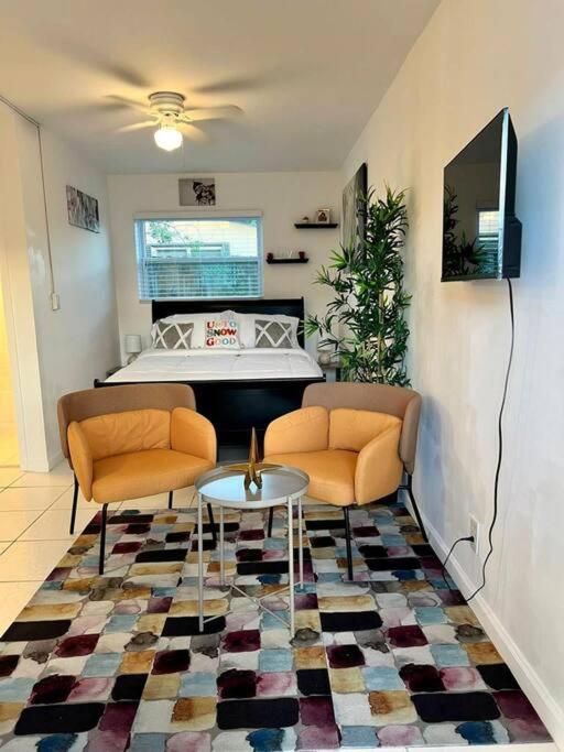 Cozy apartment near Seminole Hard Rock Cafe