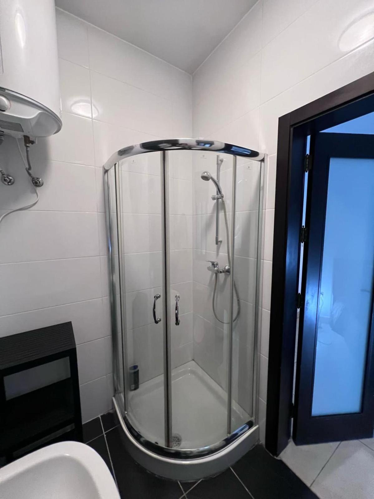Spacious Ensuite Bedroom - Shared Flat- Gzira