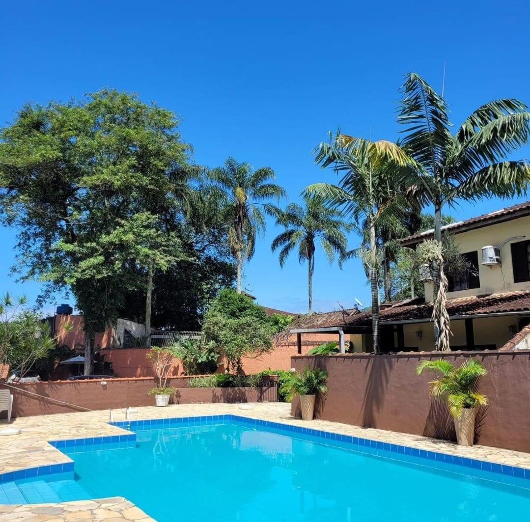 Casa em condomínio próximo à praia