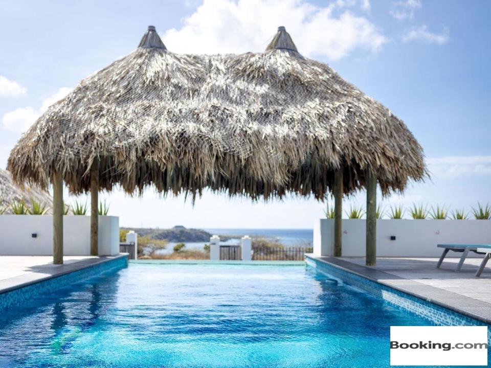 Villa met zeezicht & infinitypool Jan Thiel Curacao