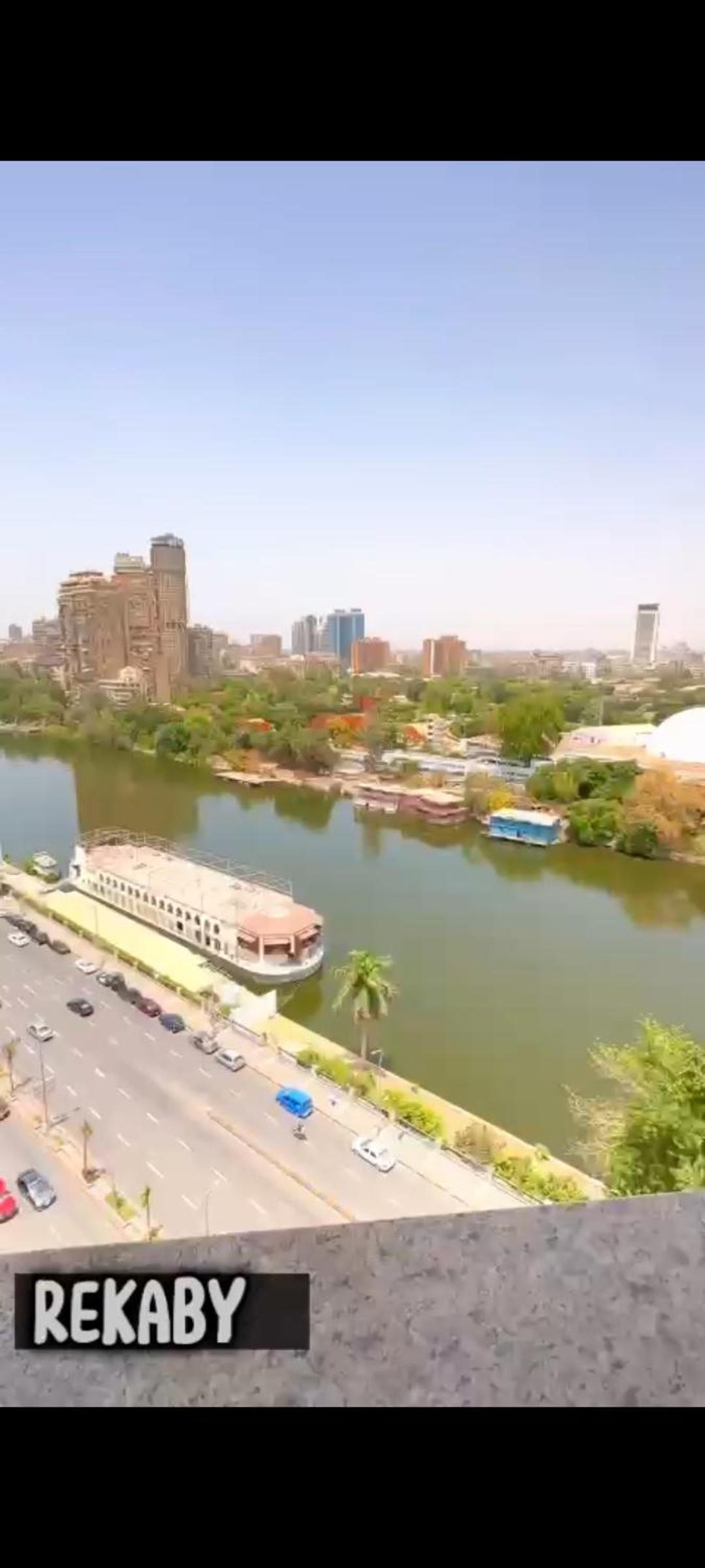 Deluxe 3 Bed Room Nile View