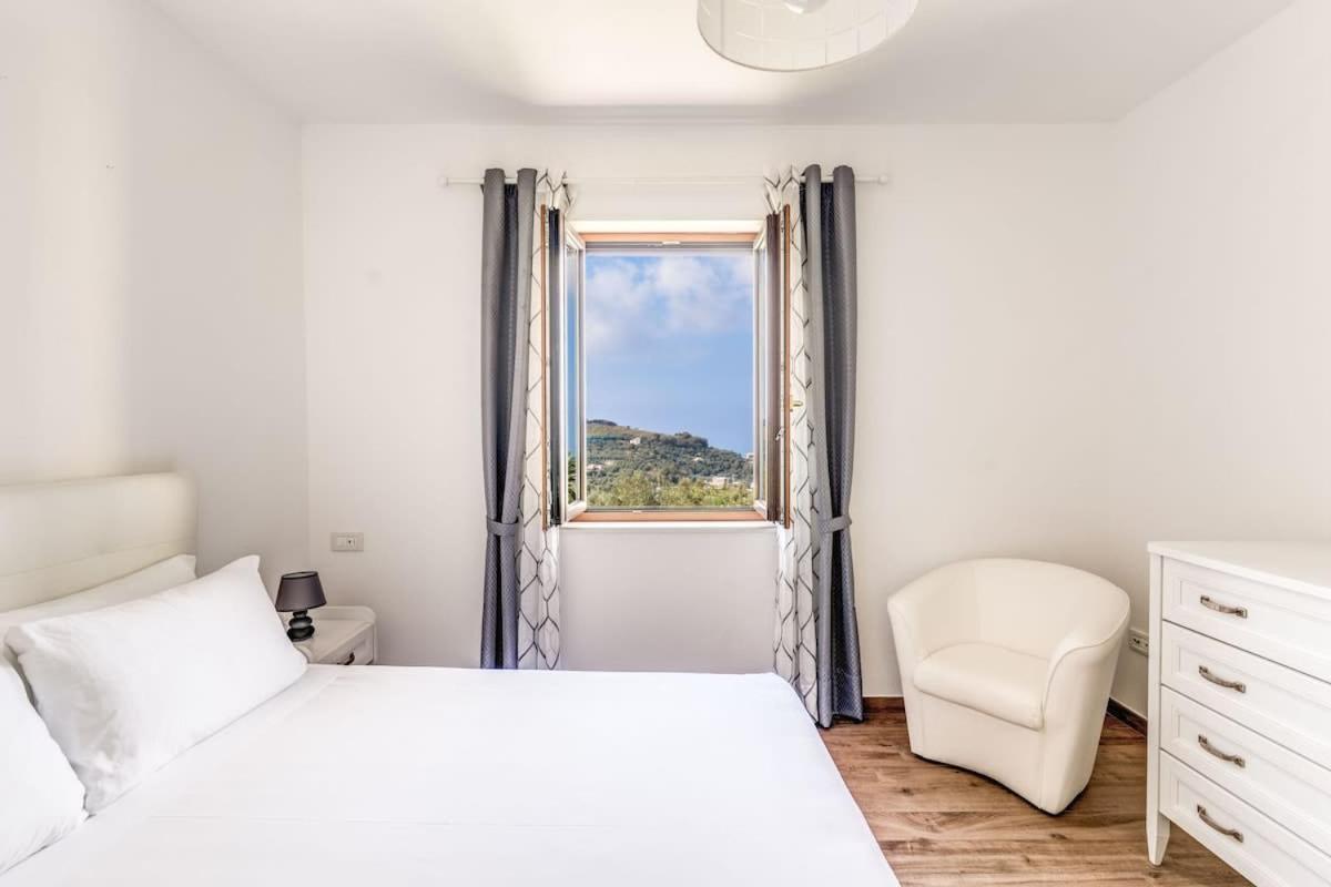 Villa Mimosa Rustic Elegance Views & Pool photo 2