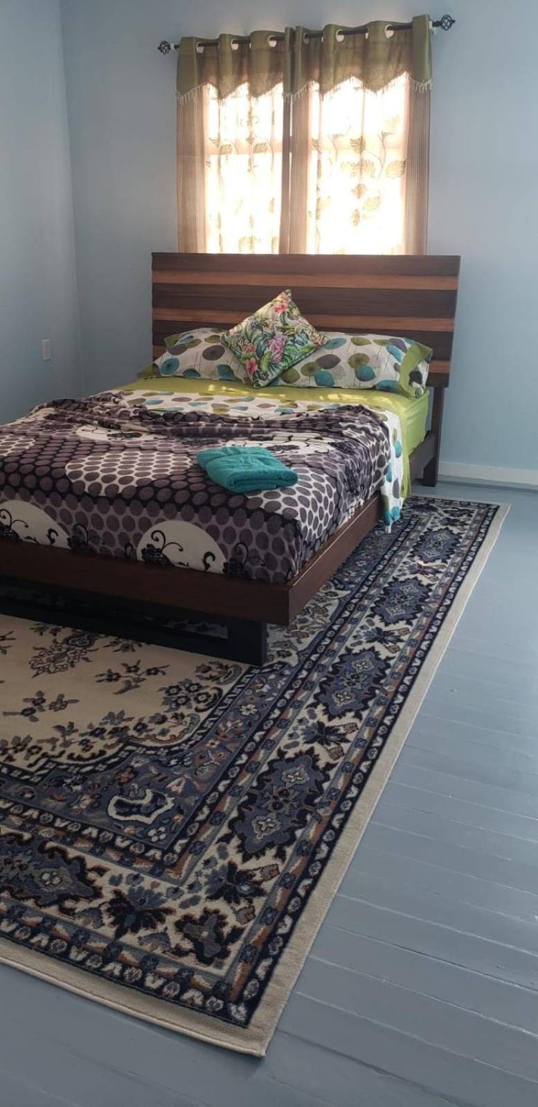 Lovely 2 bedroom vacation home with free parking. view 3
