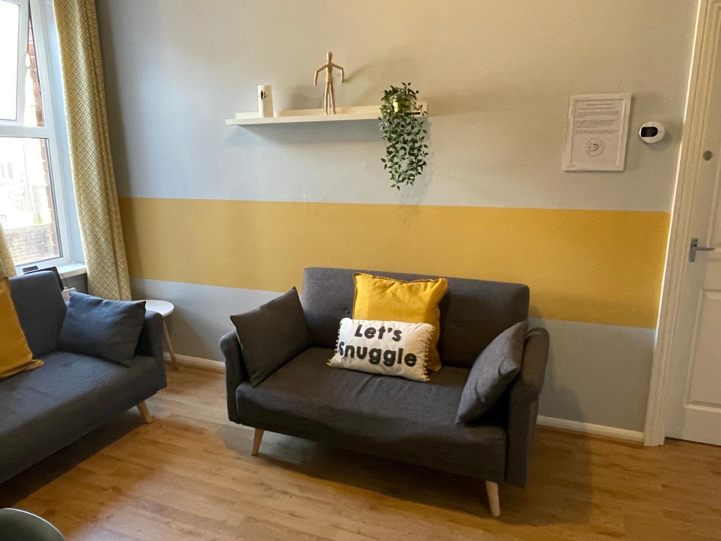 Windsor 3 - Perfect Contractor Stay Free Parking 3 bedroom 4 beds Sleeps 6 view 3