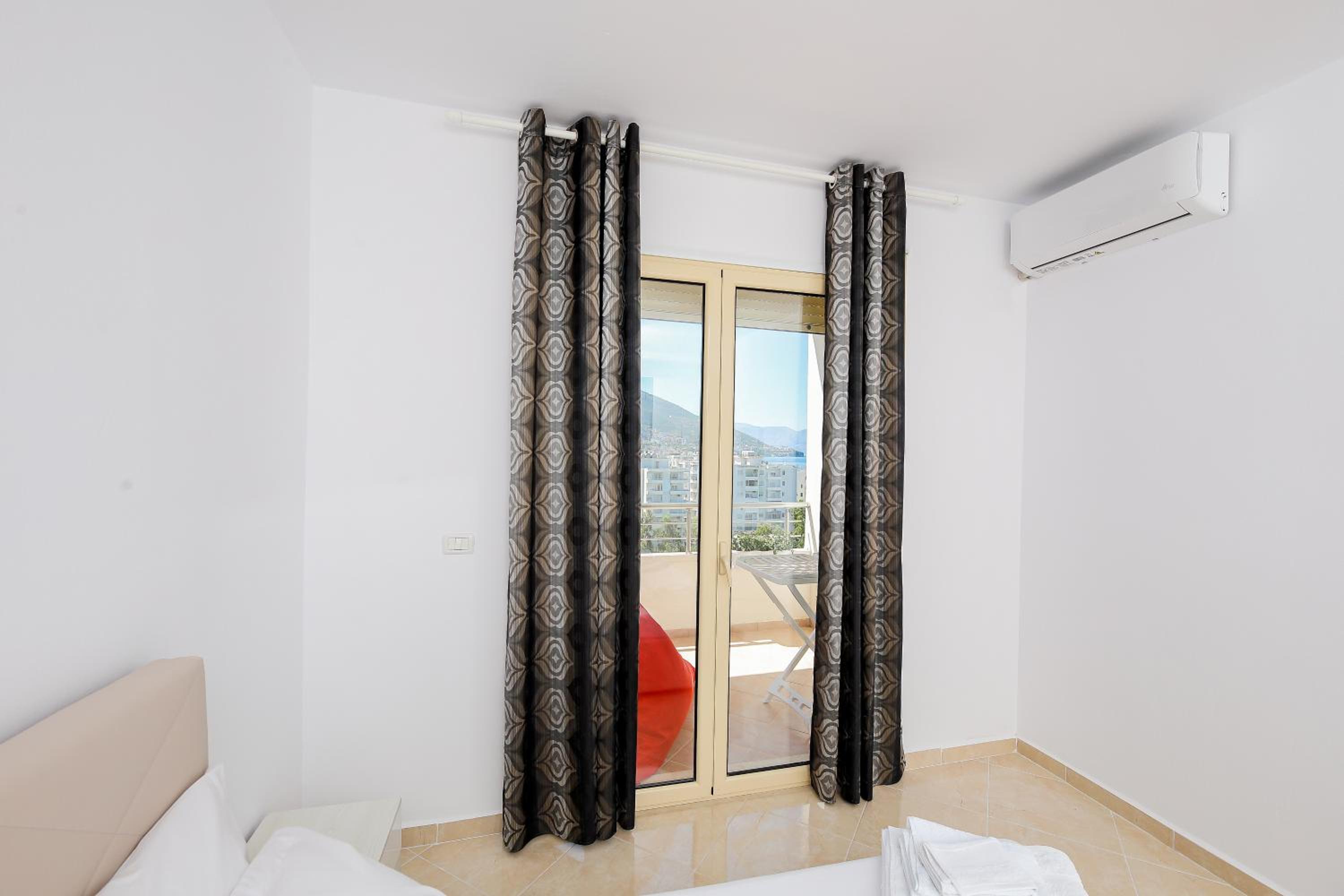 Sea Gem Apartment