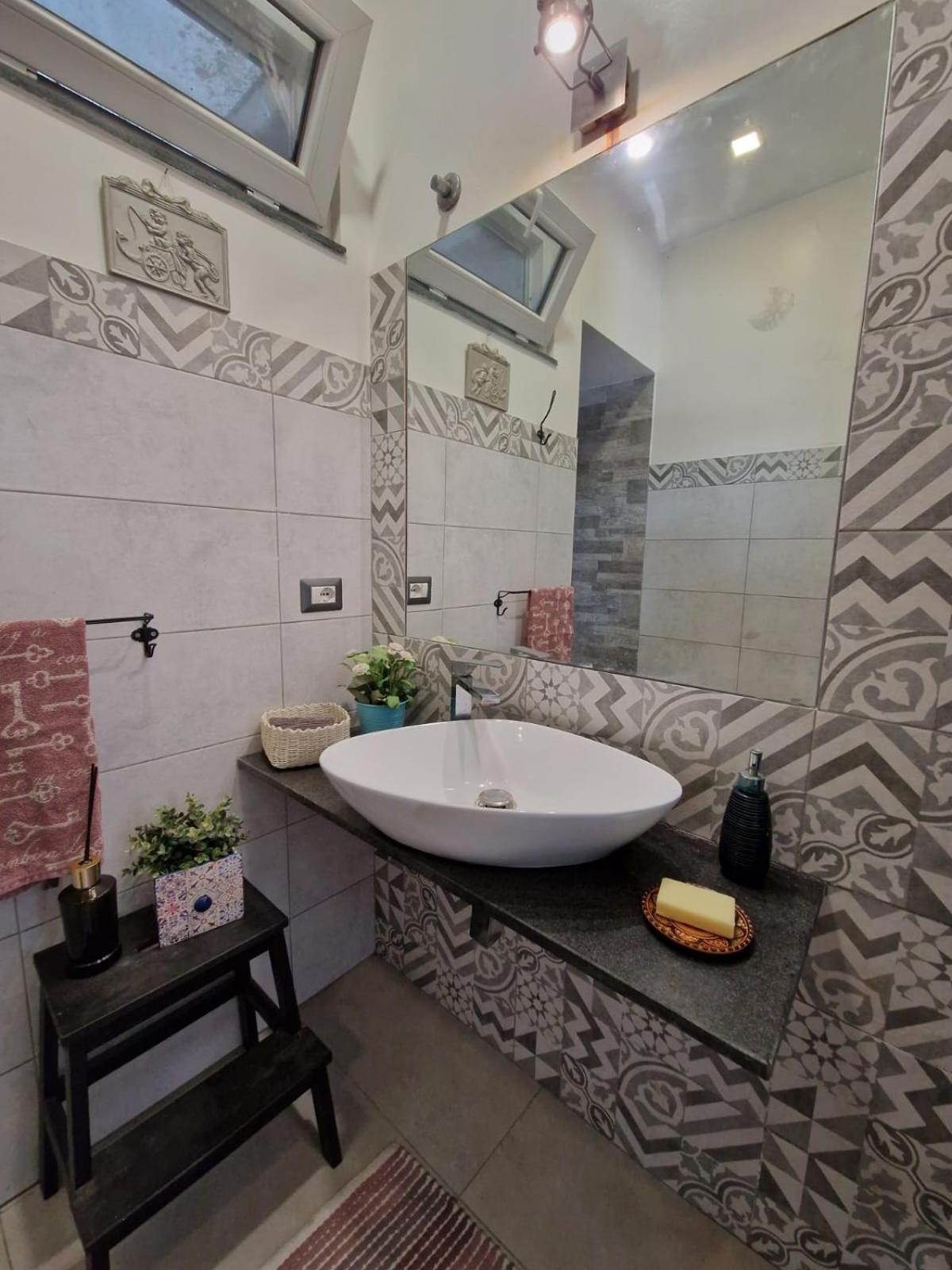 Elvira Home view 4