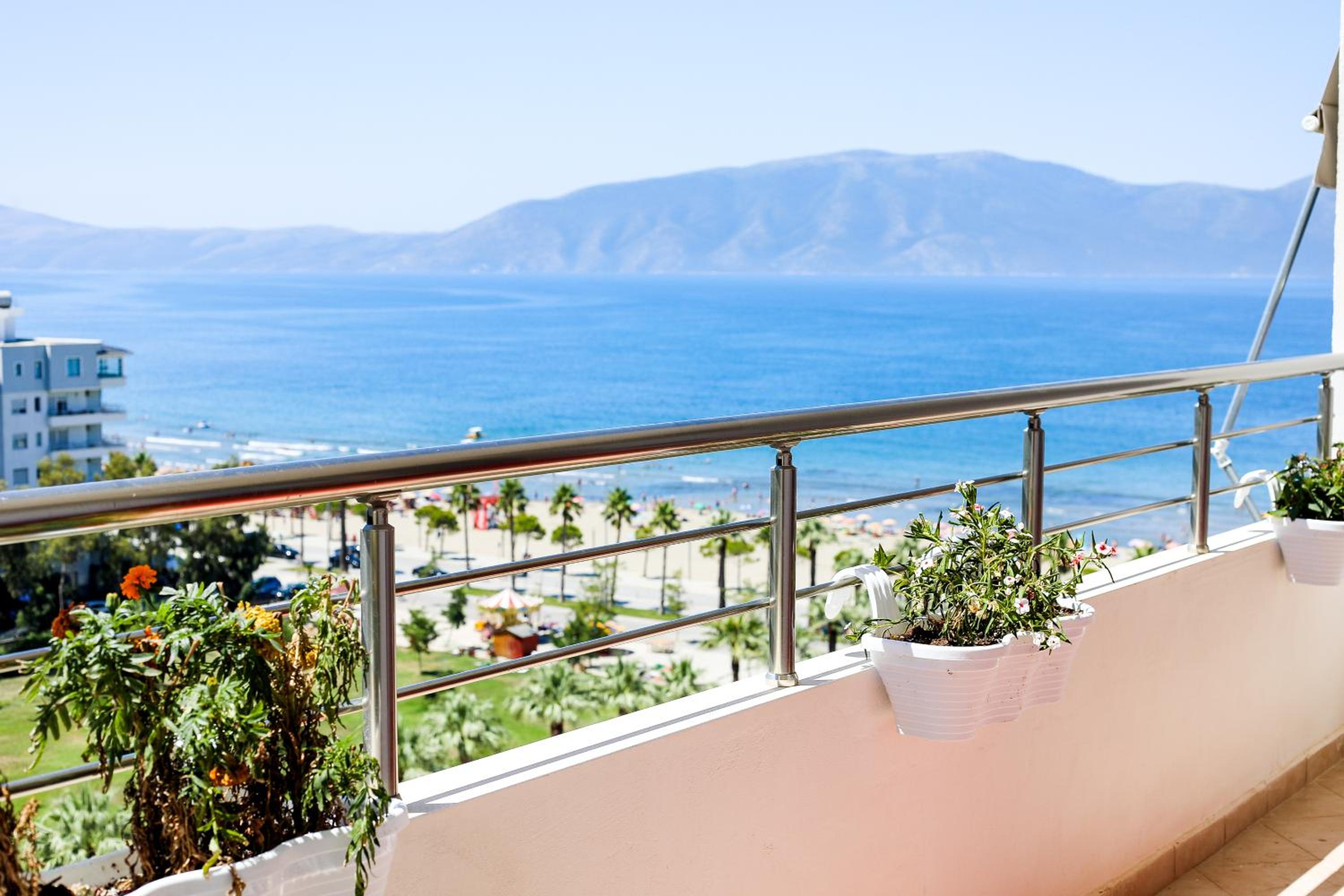 Sea Gem Apartment