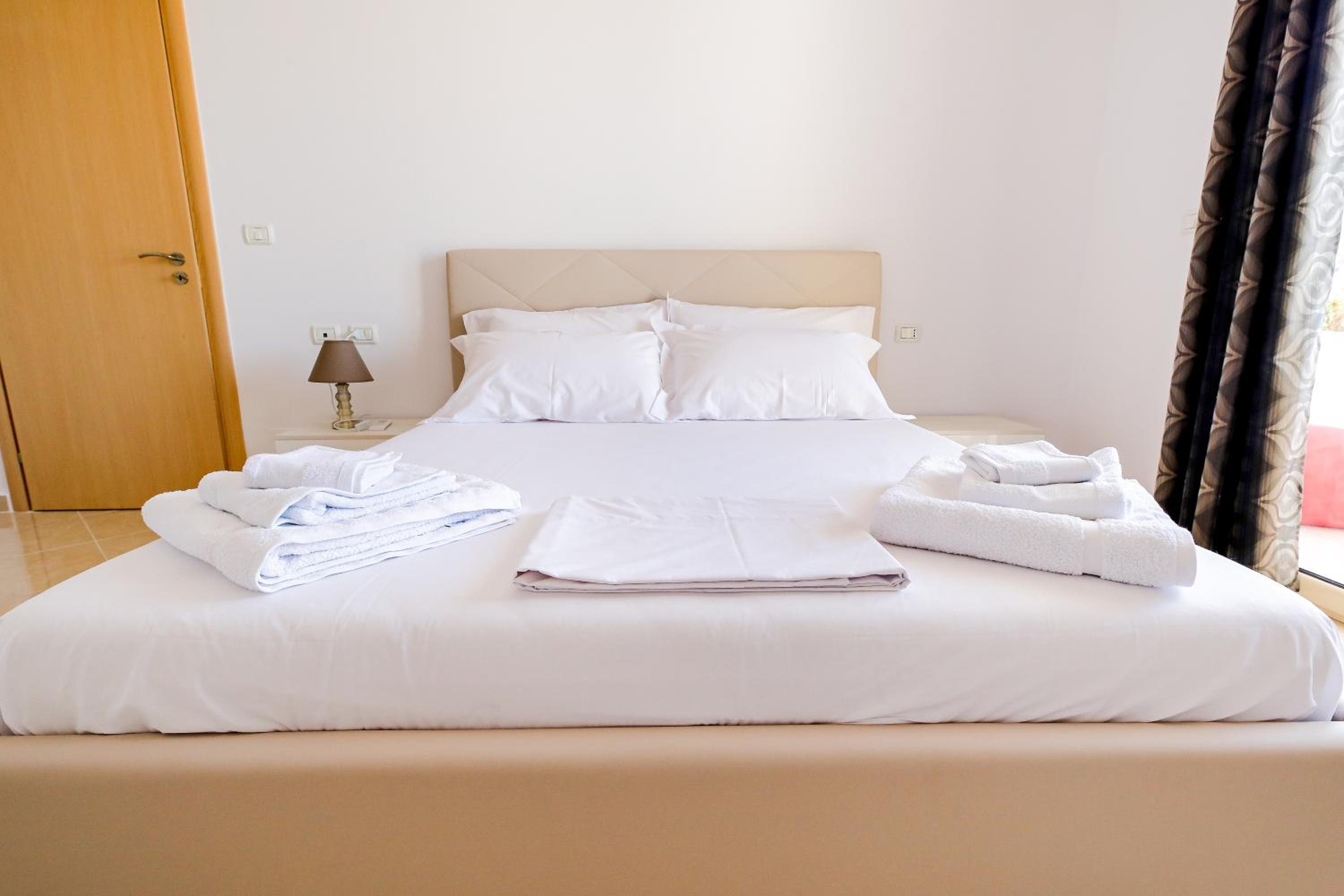 Sea Gem Apartment