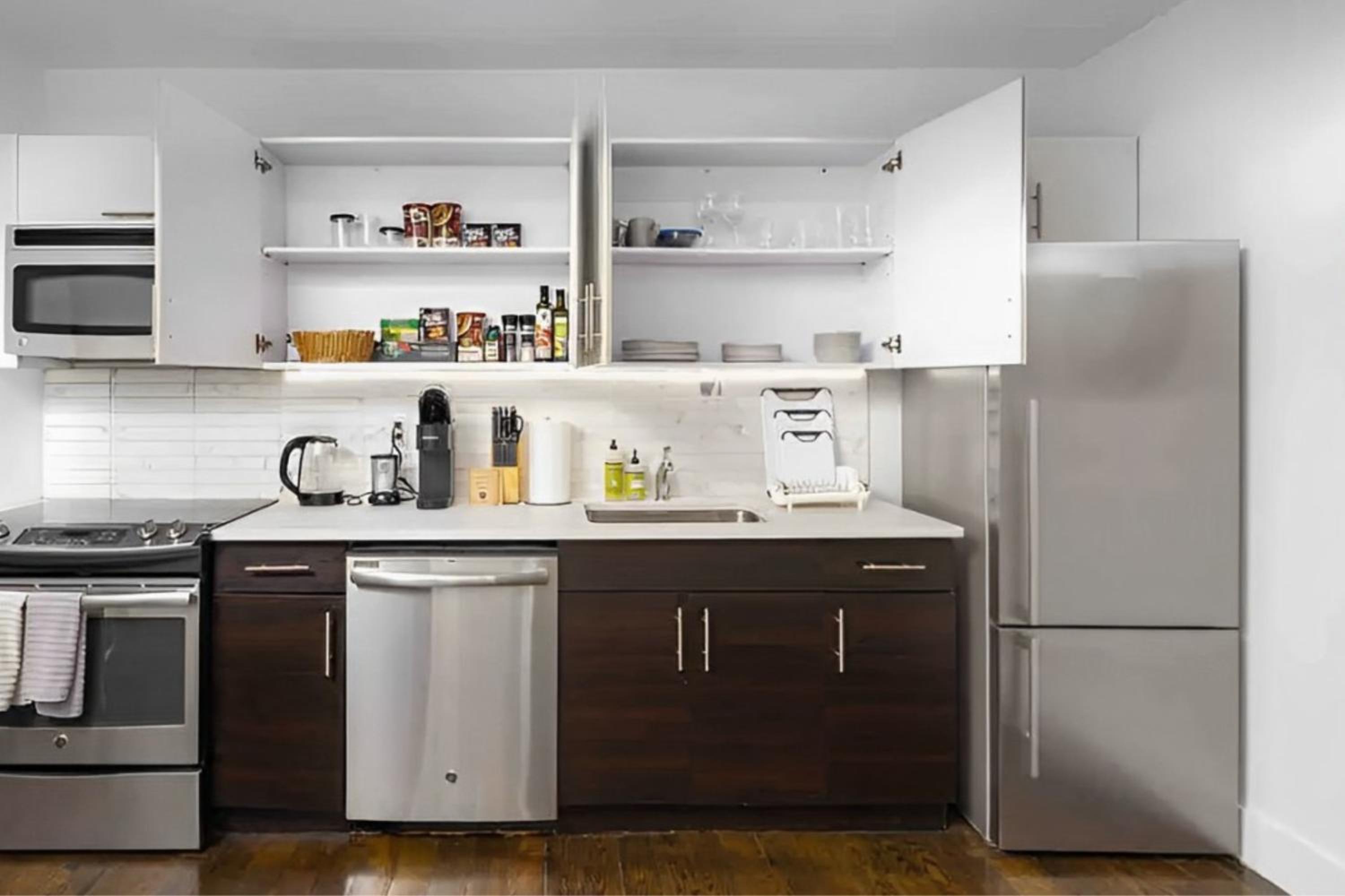 Large Upper East Side 1BD Elevator Rooftop