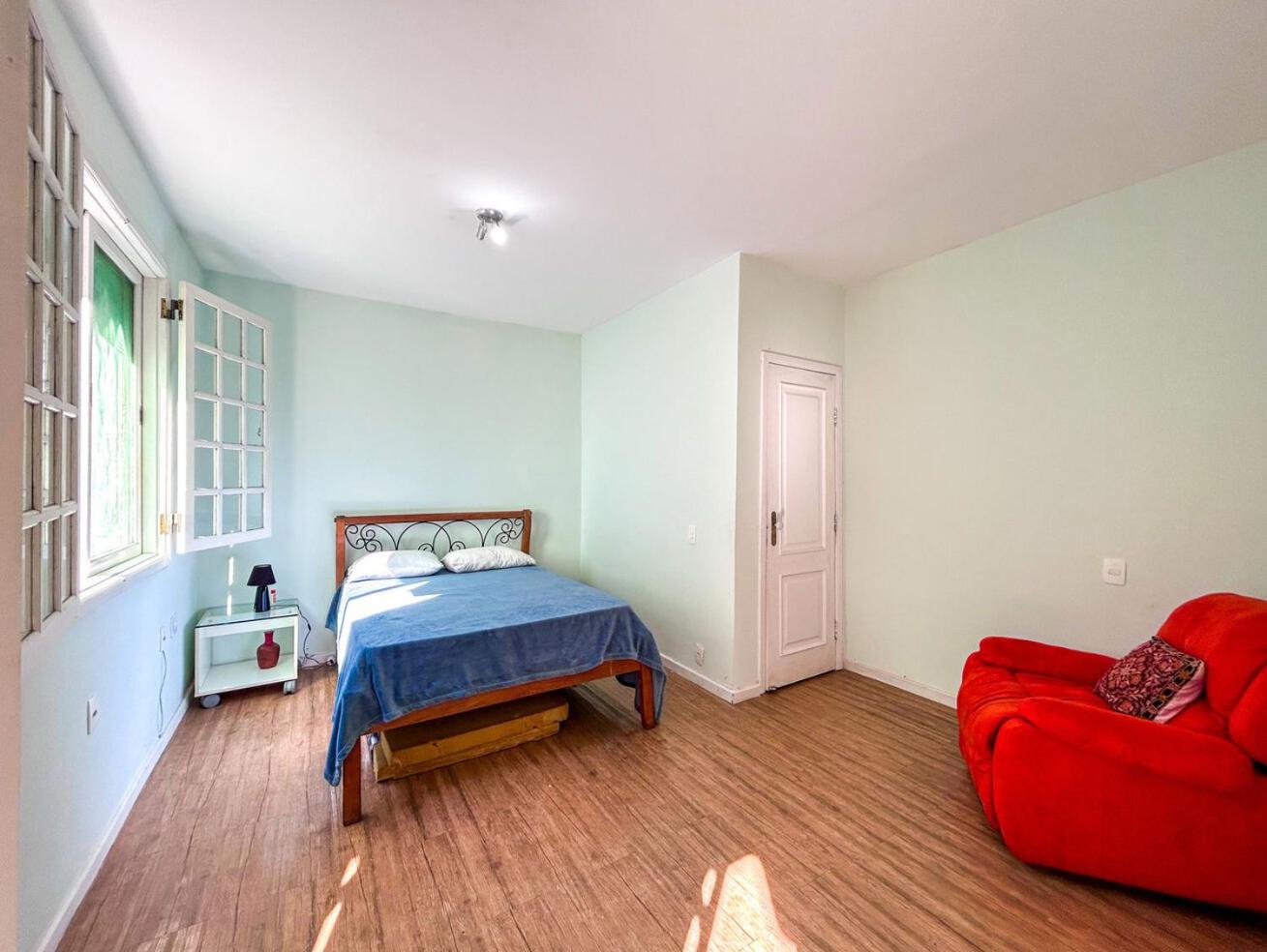 Otima casa com lazer completo em Sao Conrado RJ