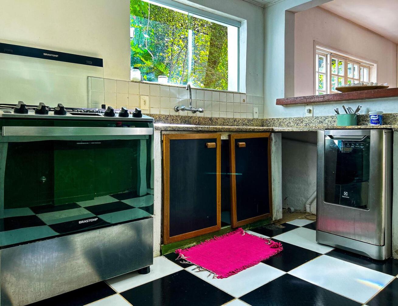 Otima casa com lazer completo em Sao Conrado RJ