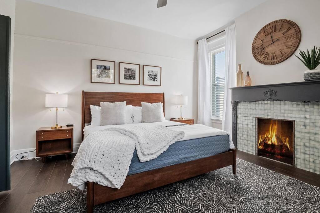 Luxury Living: Grand 7BR/5BA near Everything view 5