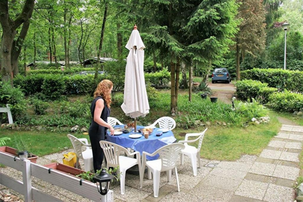 Vakantie Bos Huisje “Meibloempje”