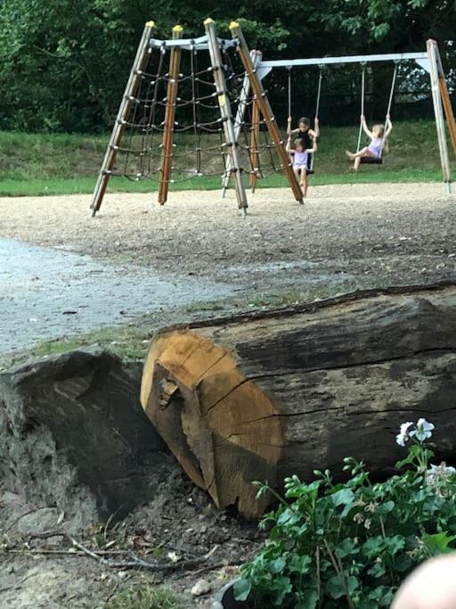 Vakantie Bos Huisje “Meibloempje”