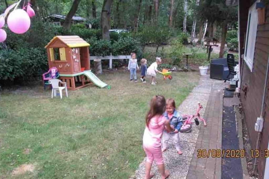Vakantie Bos Huisje “Meibloempje”