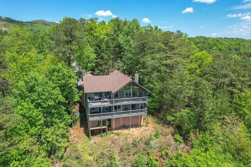 Access to 3 pools & pickleball! View! Shuffleboard! Arcade! Hot Tub! view 3