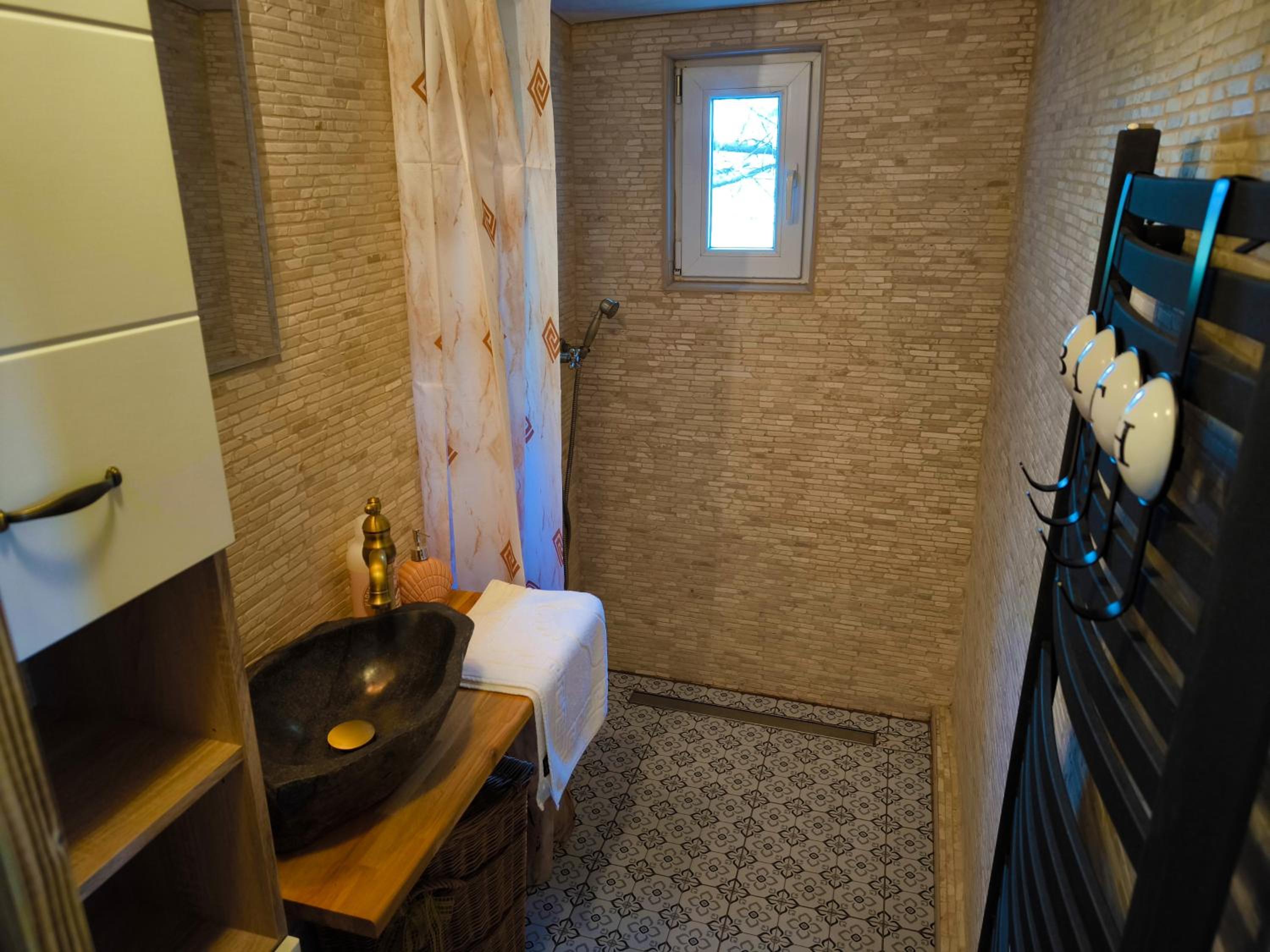 Ranch 66 - Wellness chata Arizona ve stylu Divokého Západu s koupacím sudem a saunou