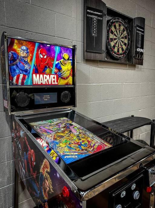Mega Spa, Fire Pit, Views, sleep 18, Arcade, Karaoke, Gaming System view 3