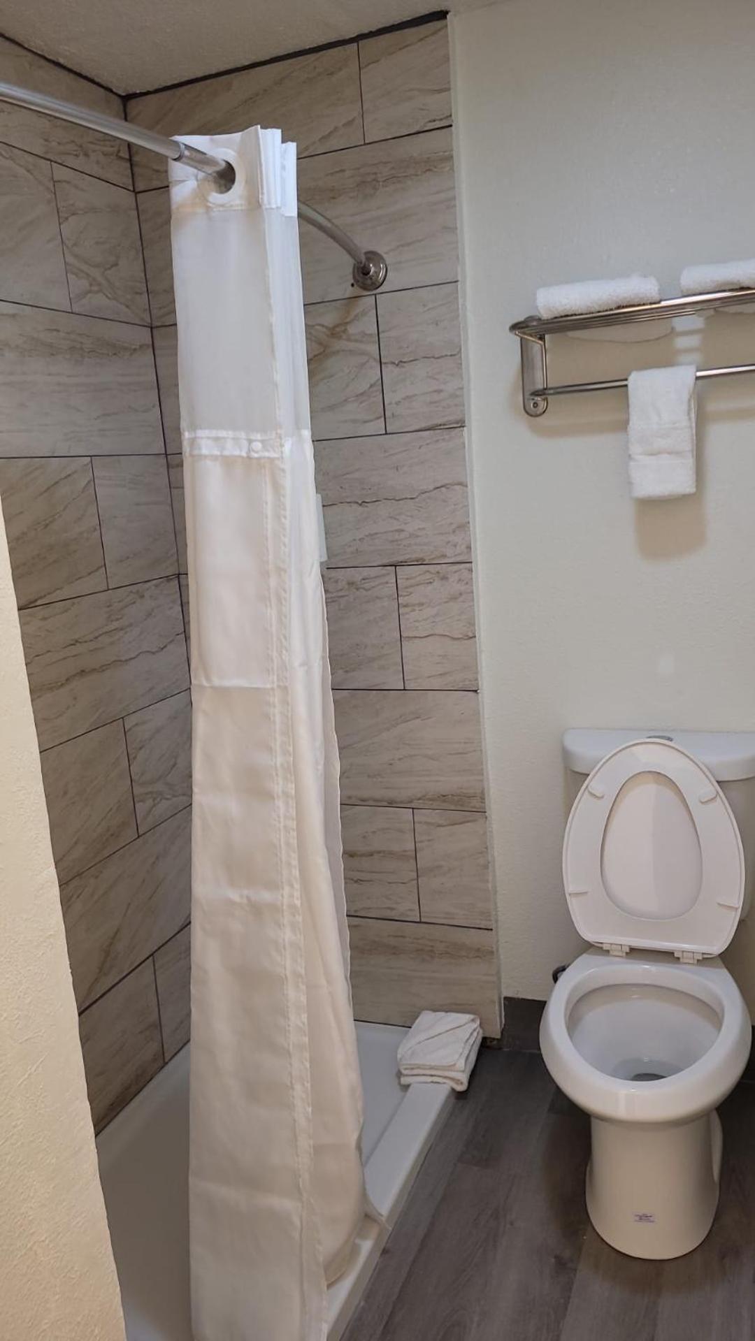 Las Vegas Vacations - Econo Lodge Las Vegas - Property Image 14