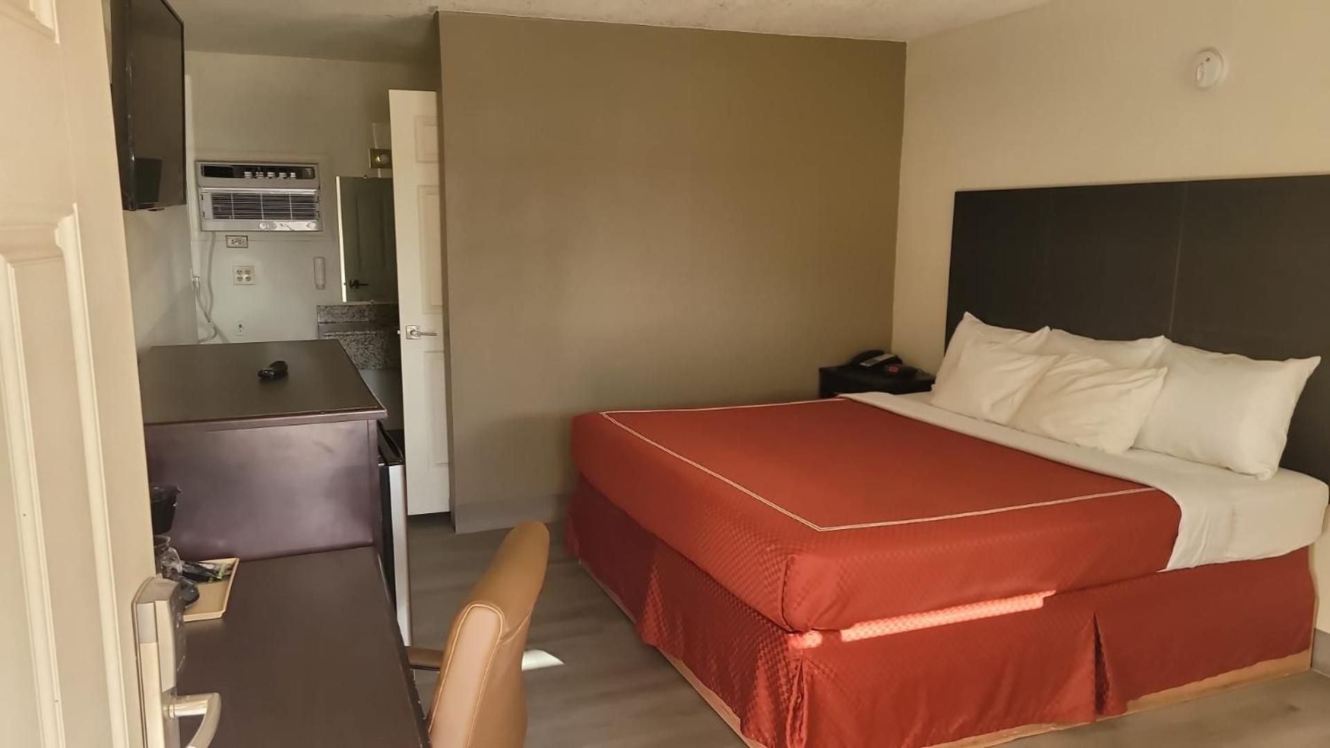 Las Vegas Vacations - Econo Lodge Las Vegas - Property Image 9