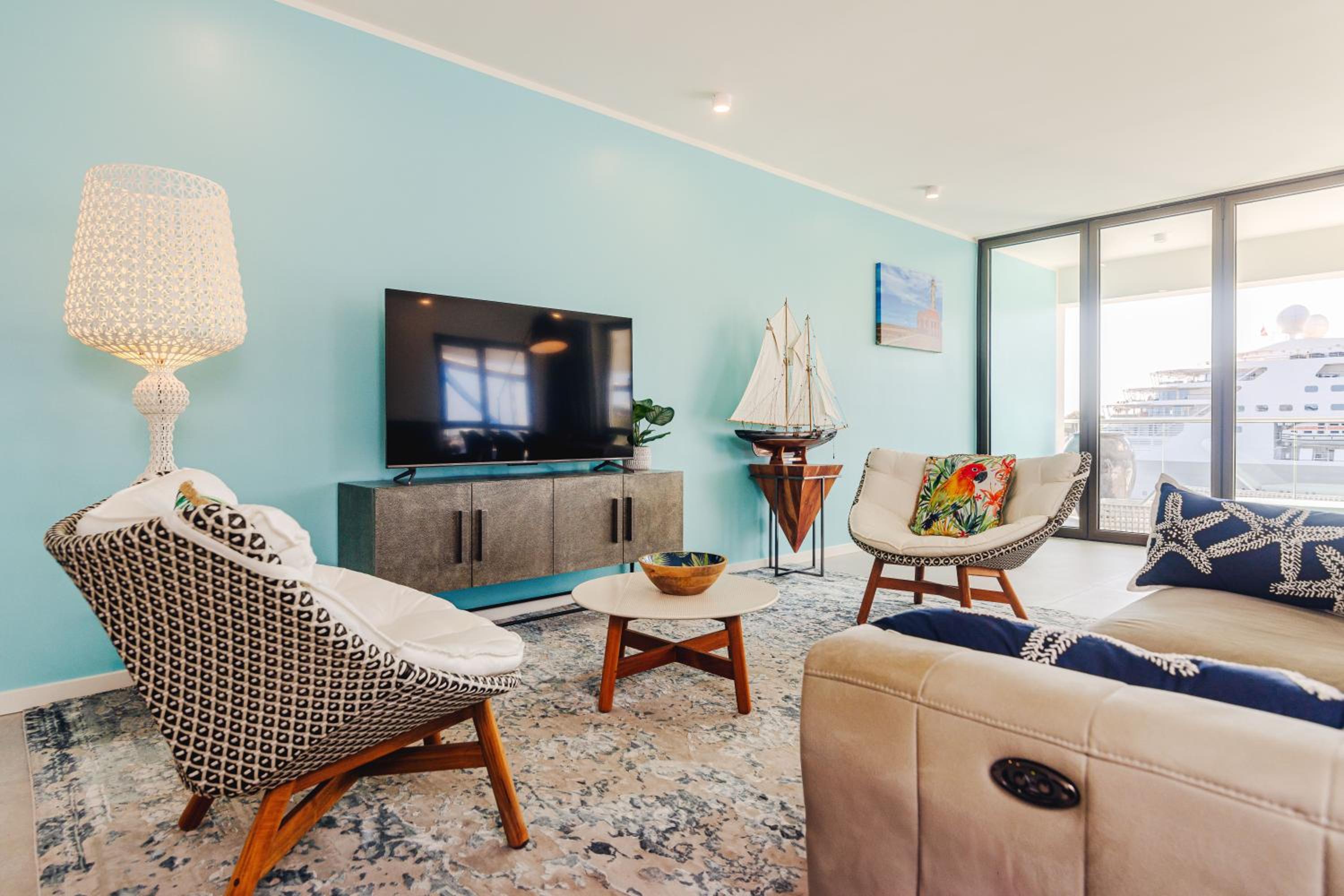 The Wharf Luxury Apartment NT 5F