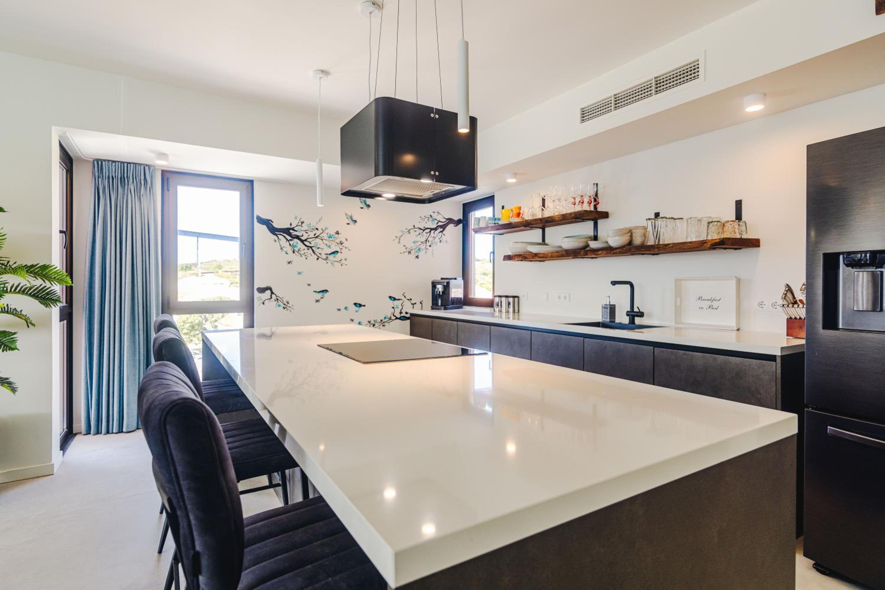 The Wharf Luxury Apartment NT 5F