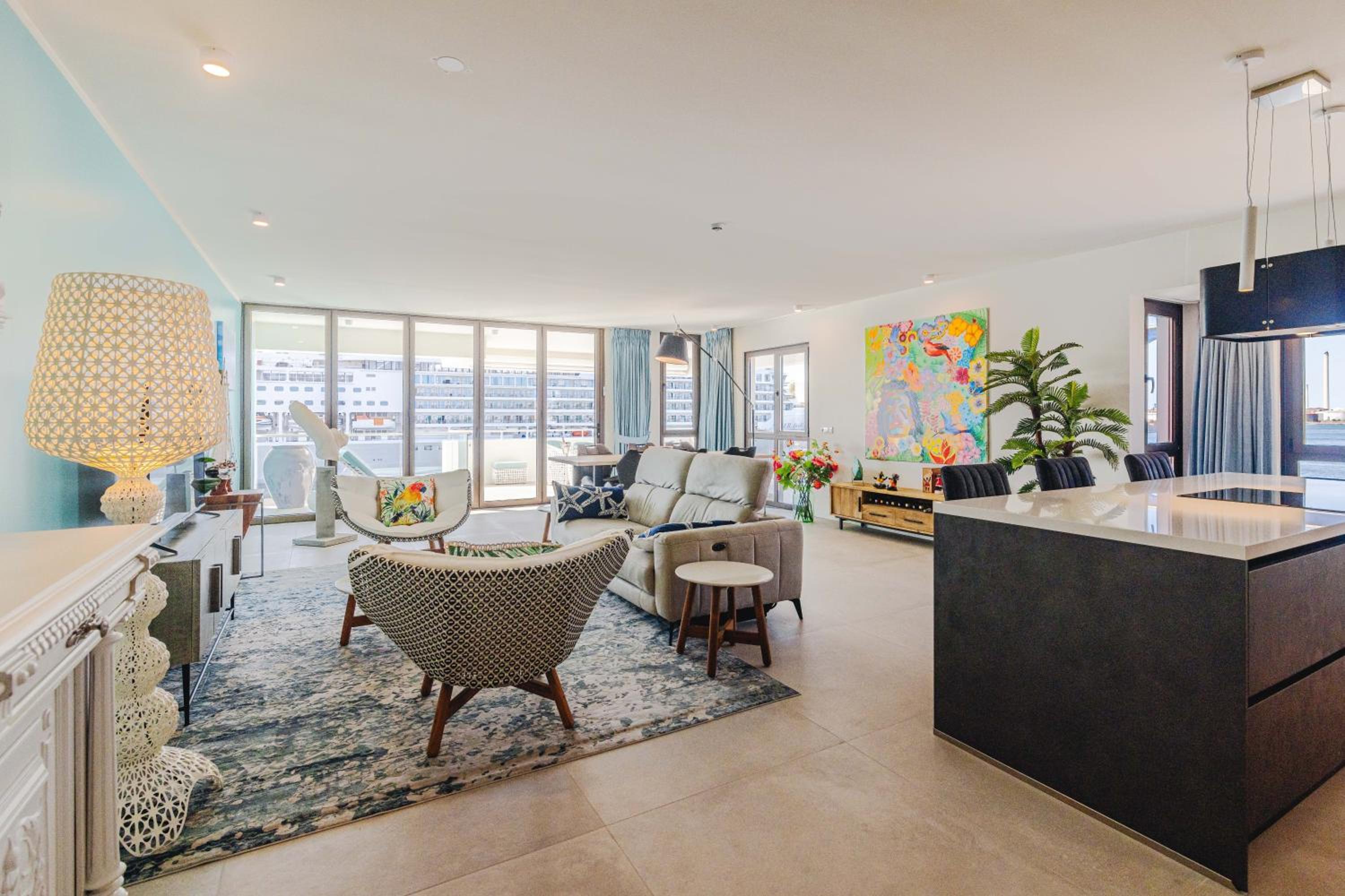 The Wharf Luxury Apartment NT 5F