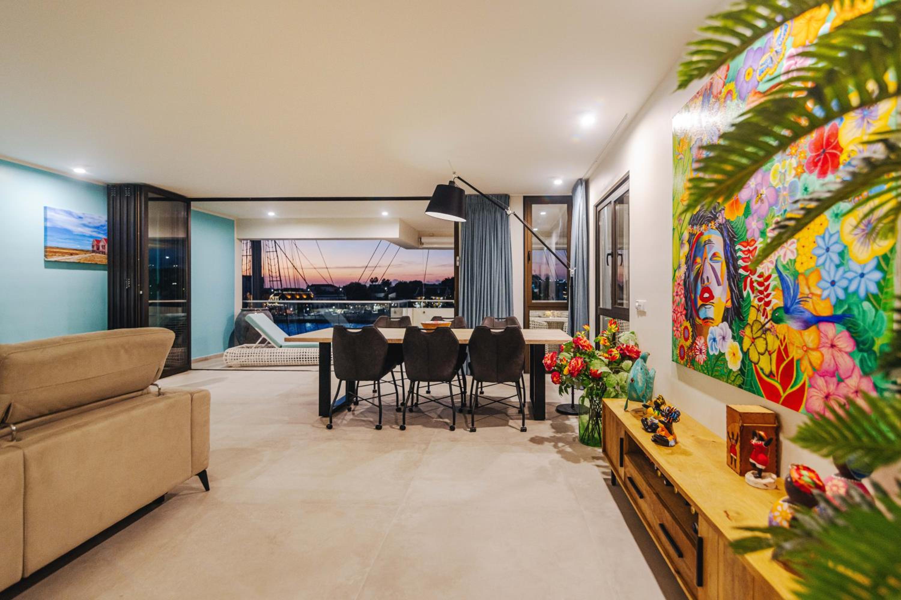 The Wharf Luxury Apartment NT 5F