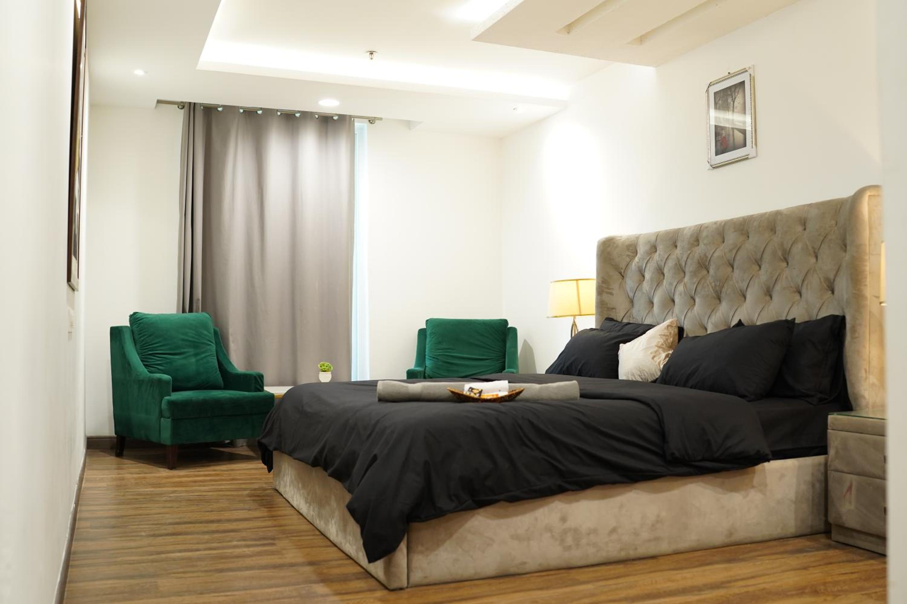 Luxury Serviced Apartments - Goldcrest Residency, DHA Lahore view 5