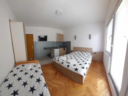 Photo 75