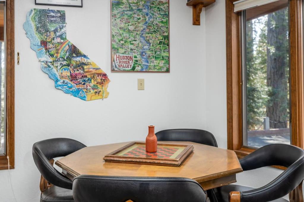 WHouse*HotTub*Sleeps20*BLS*FirePit*AC&Heat*DogsOk view 3