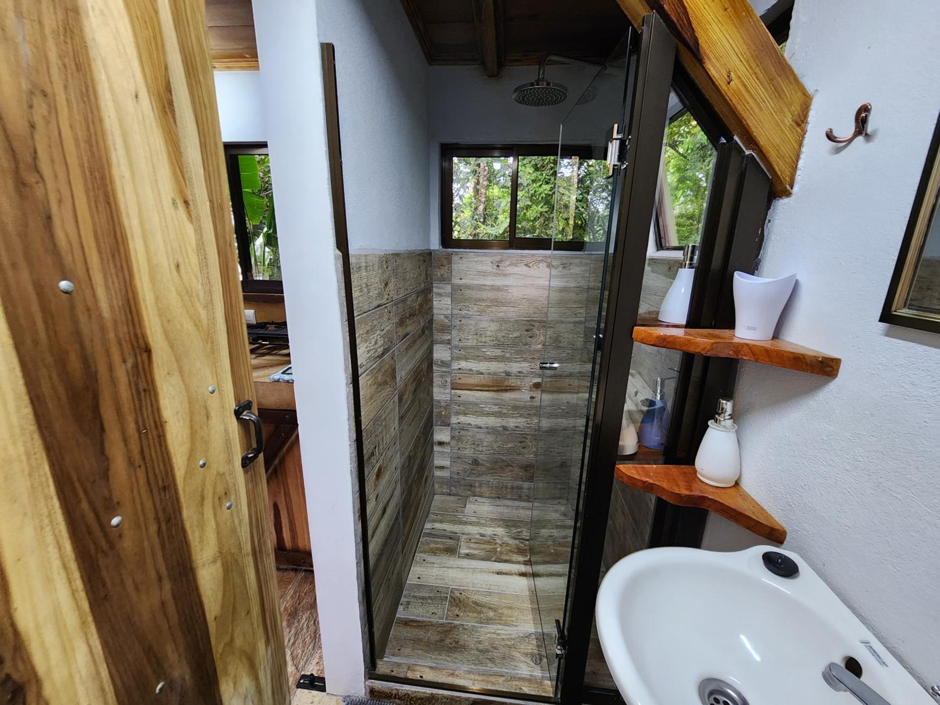 Cabañas Caeli, El Congo, La Fortuna Rainforest Glass Cabin w Suite