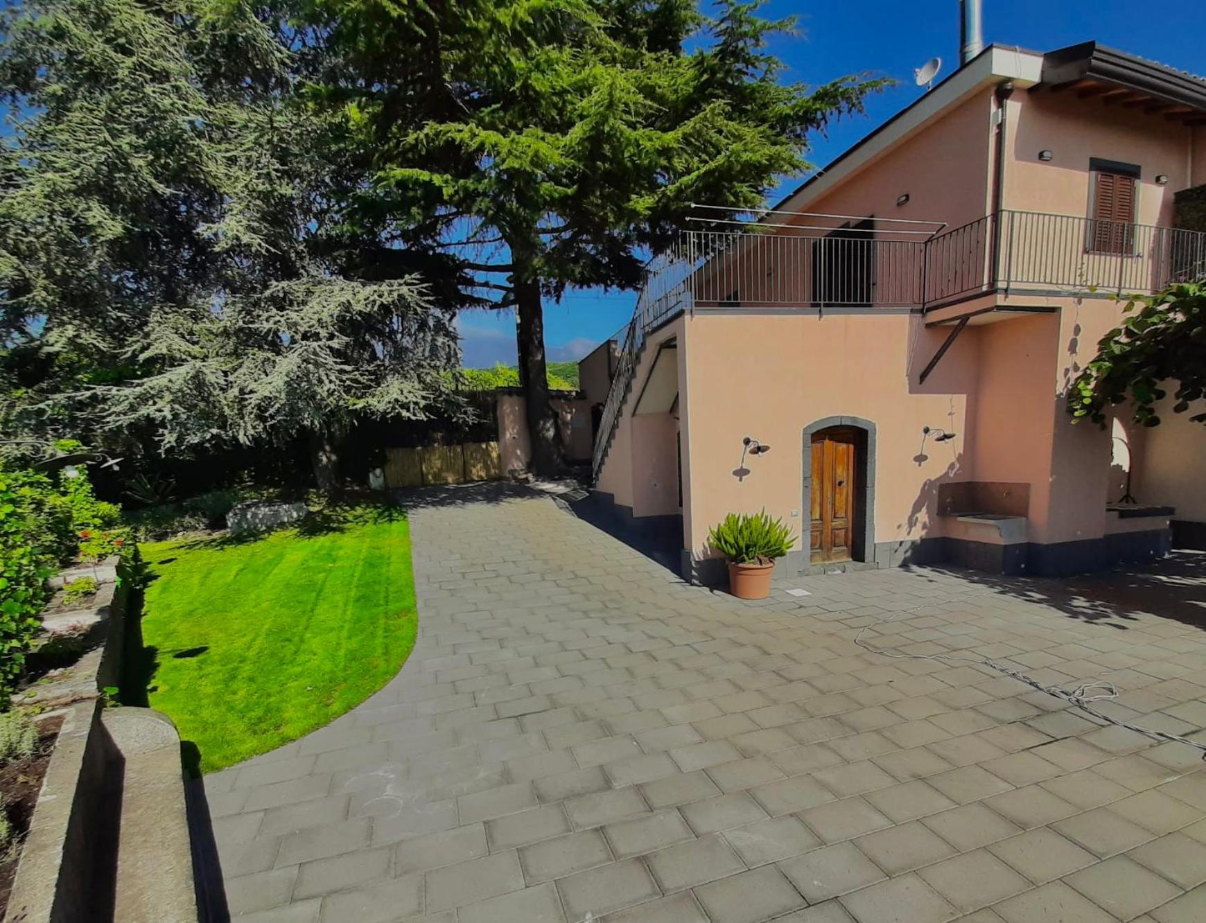 Tenuta Kiwi dell’Etna view 4