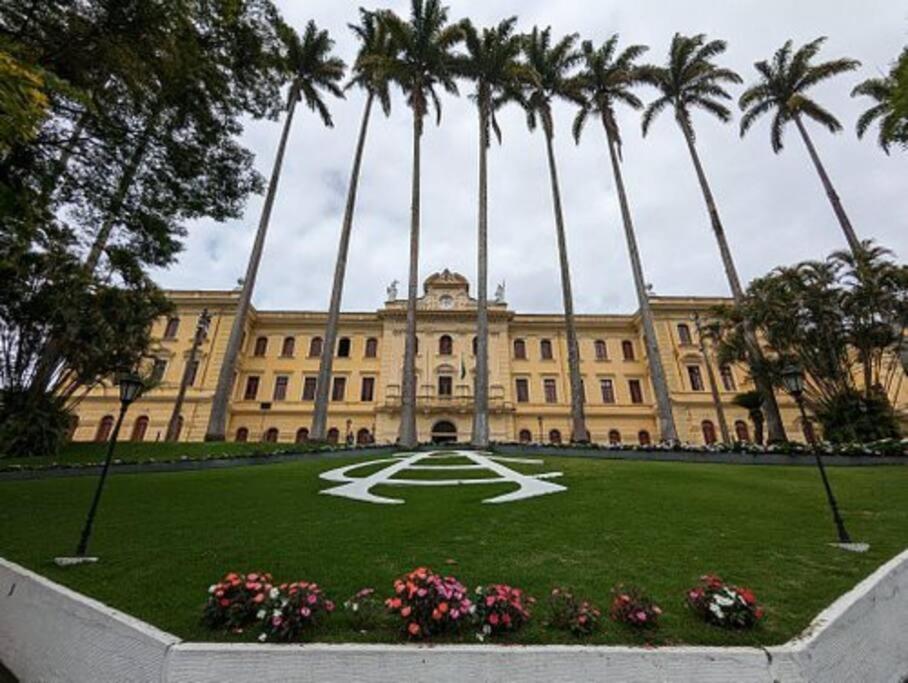 Apto 3 quartos, no Centro. Temático e acolhedor!