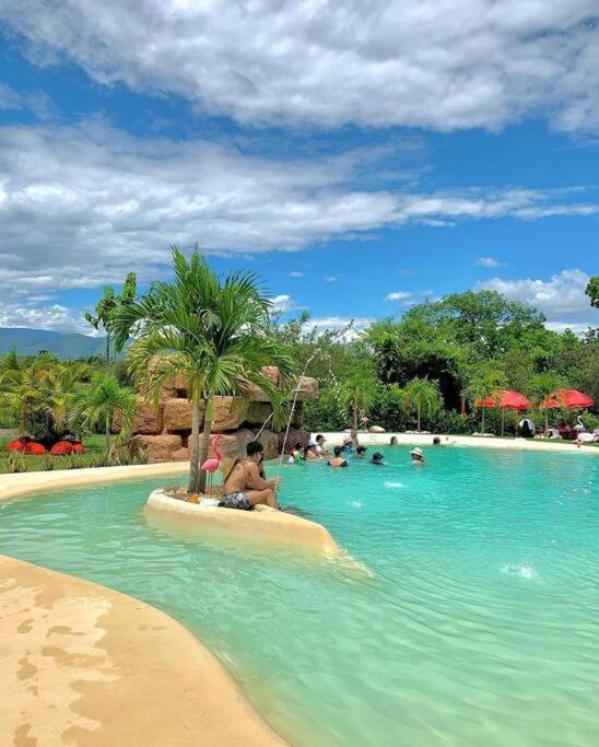 COVEÑITAS MC1P1B Cabaña con piscina tipo playa