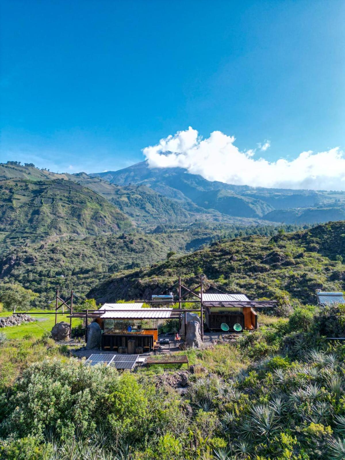Volcán Tungurahua y arquitectura - Energía Renovable