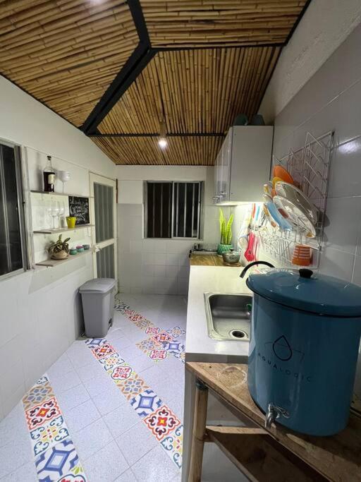 Alojamiento cerca a La Mesa con Piscina