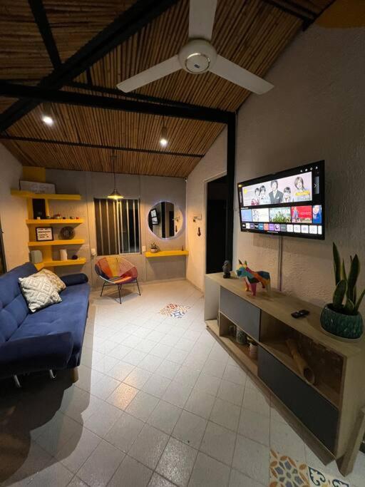 Alojamiento cerca a La Mesa con Piscina