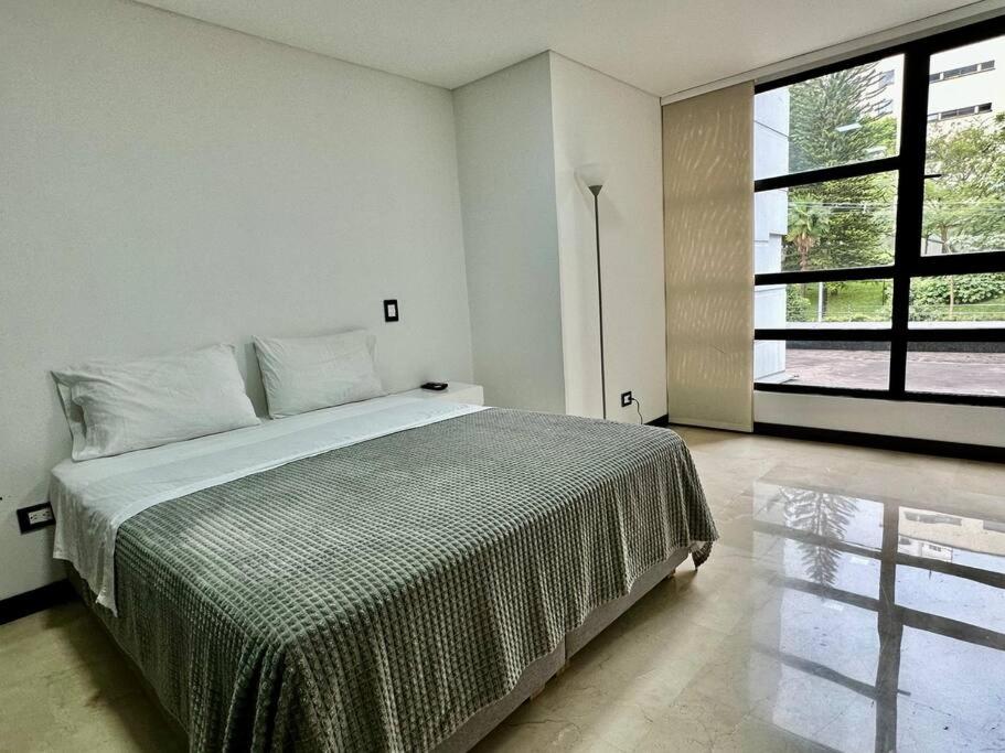 302 Spacious apartment nice view in El Poblado