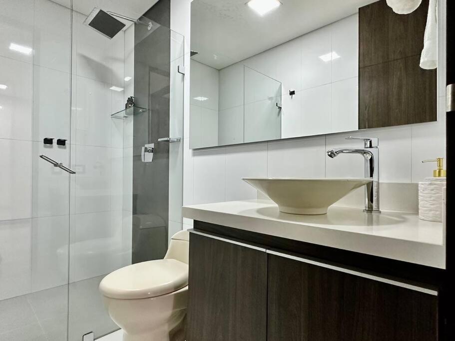302 Spacious apartment nice view in El Poblado