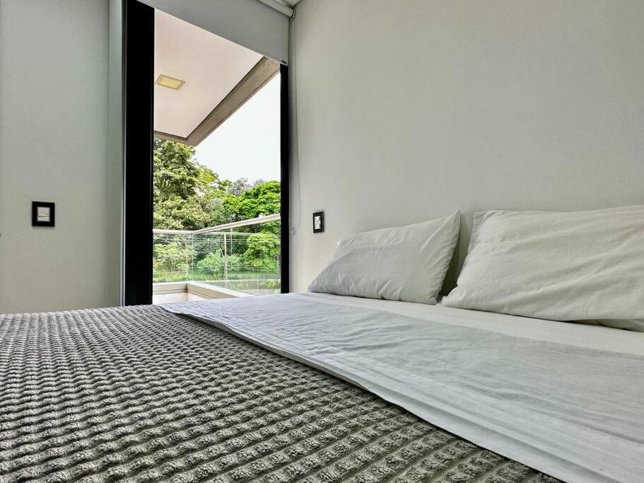 302 Spacious apartment nice view in El Poblado