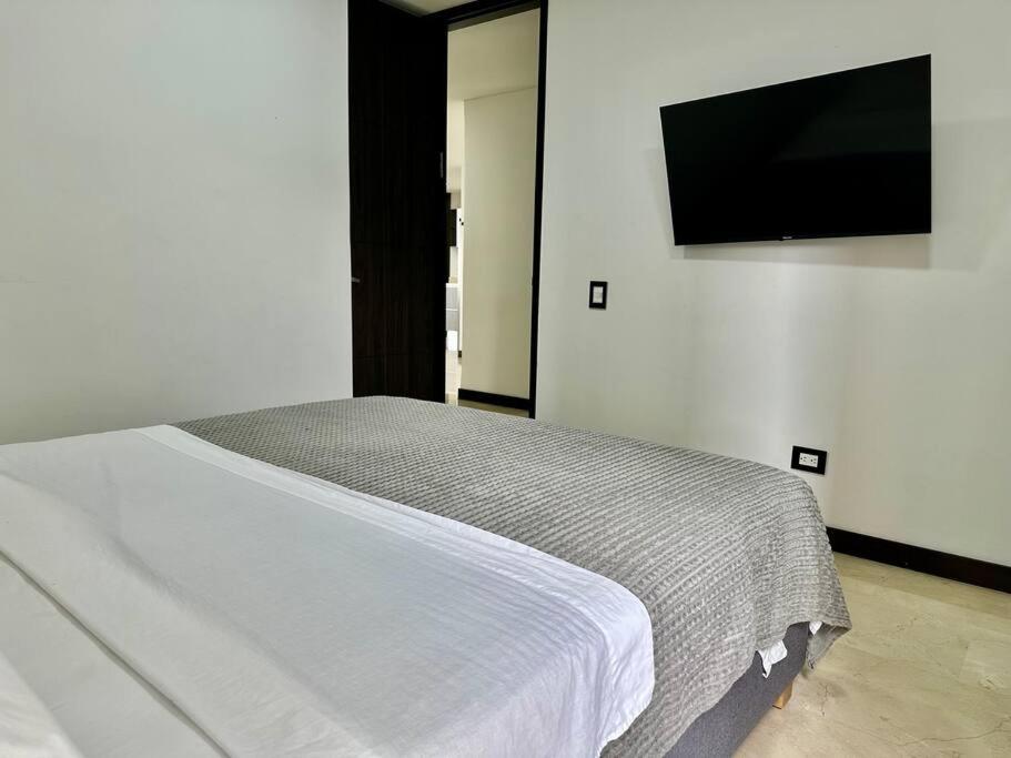 302 Spacious apartment nice view in El Poblado