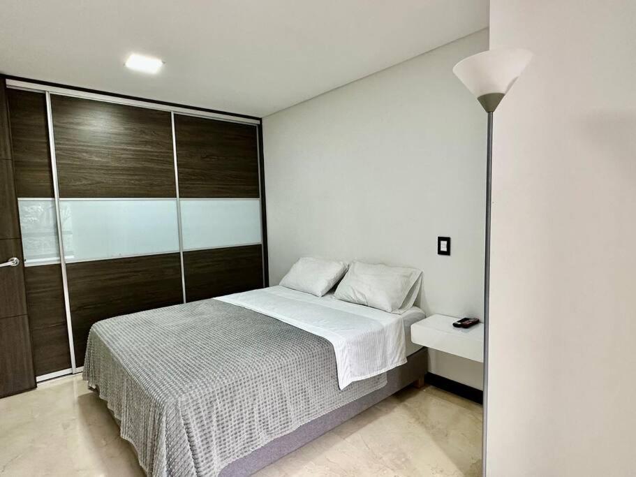 302 Spacious apartment nice view in El Poblado