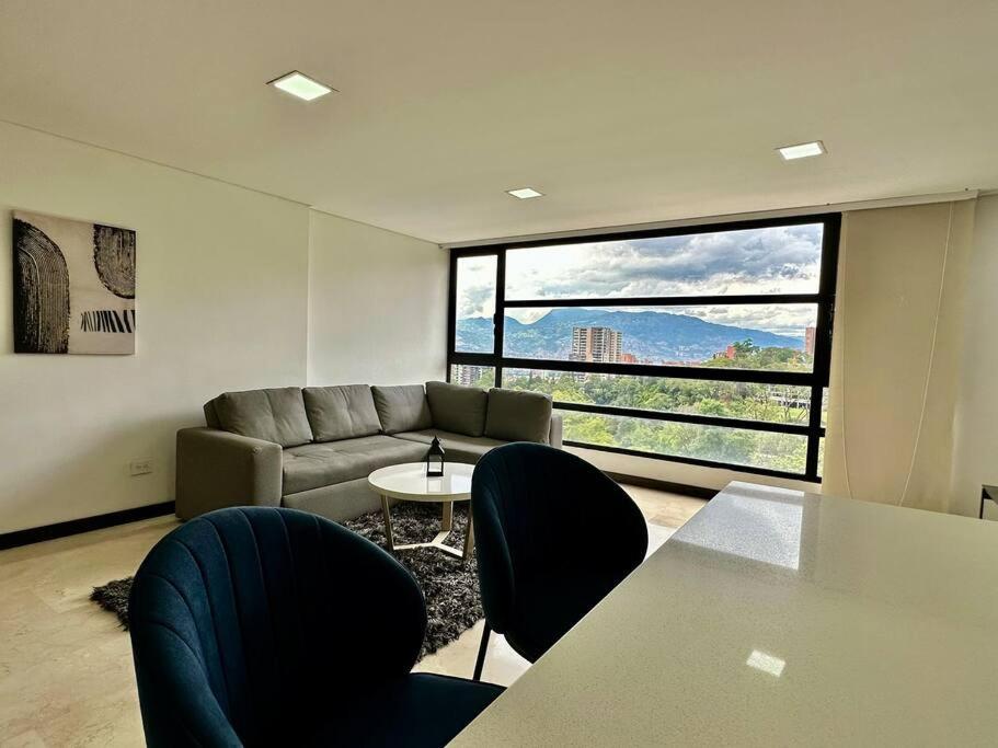 302 Spacious apartment nice view in El Poblado