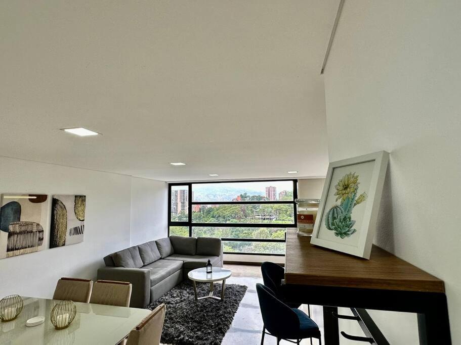 302 Spacious apartment nice view in El Poblado