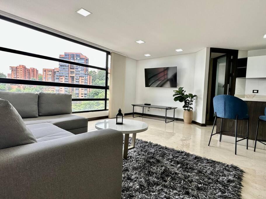302 Spacious apartment nice view in El Poblado
