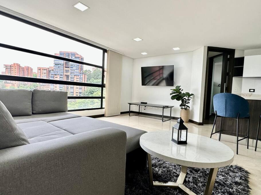 302 Spacious apartment nice view in El Poblado