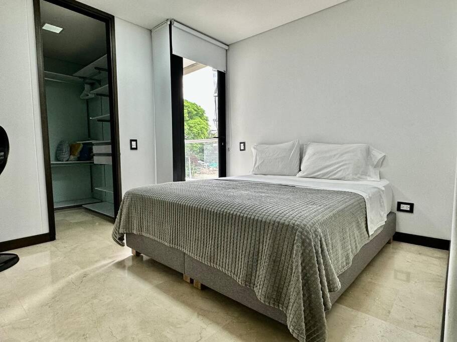 302 Spacious apartment nice view in El Poblado
