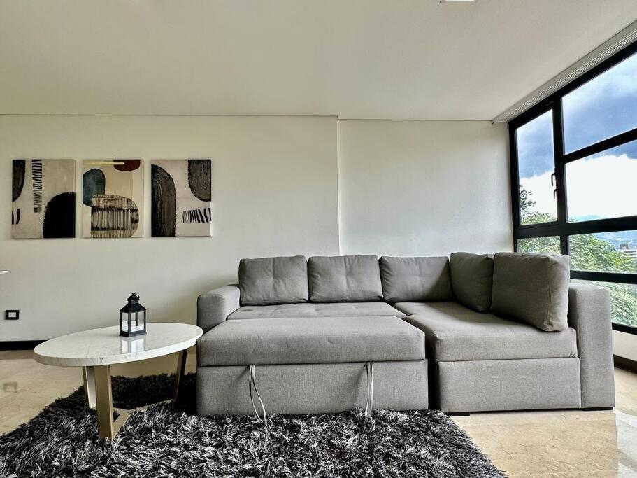 302 Spacious apartment nice view in El Poblado